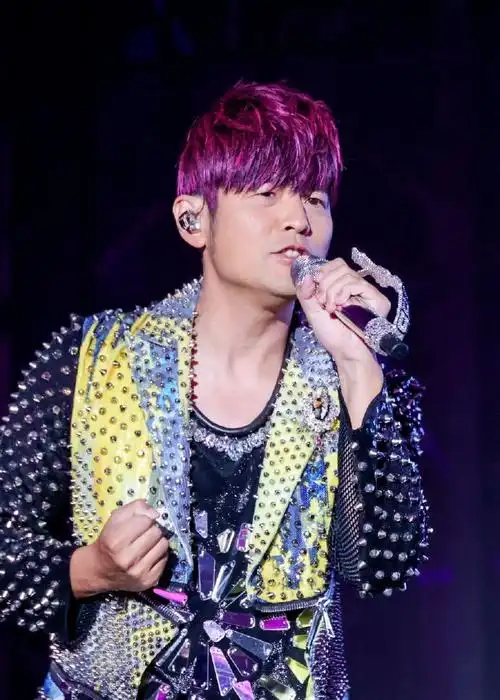 周杰伦上海演唱会 无水印官方高清图#周杰伦上海#图片自取 拿图点赞