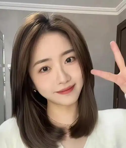 40岁女人适合什么发型这8款新发型显年轻气质显脸小还洋气