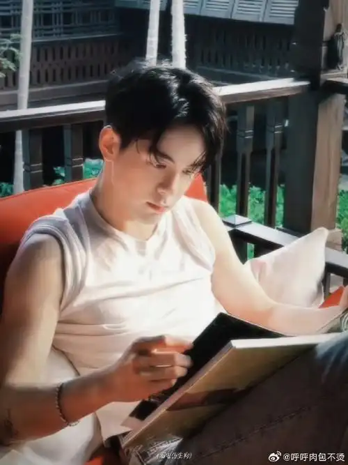 想在曾舜晞的手臂上荡秋千##曾舜晞的手臂线条好迷人
