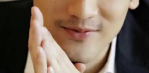 嘴和下颌面长得好的男人是不是比眉眼长得好的少很多