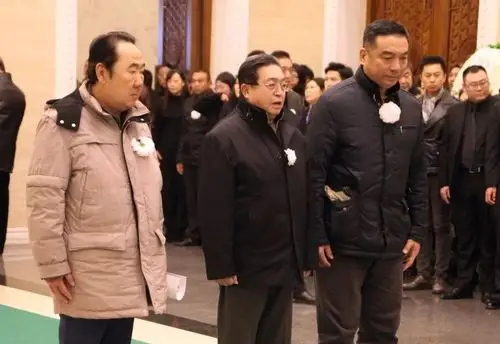 新闻速递送别常贵田用掌声为相声大叔送行