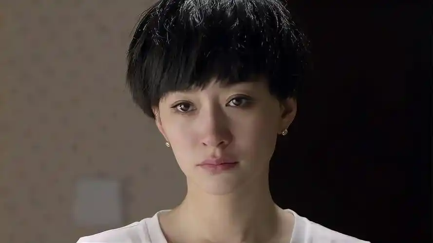 大丈夫:肤白貌美大长腿,说的就是李小冉吧,难怪没人看剧情!