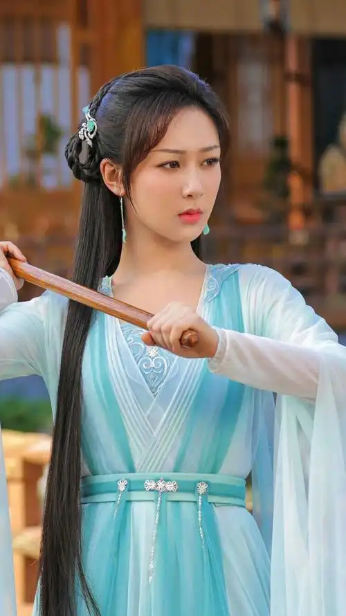 沉香如屑颜淡杨紫