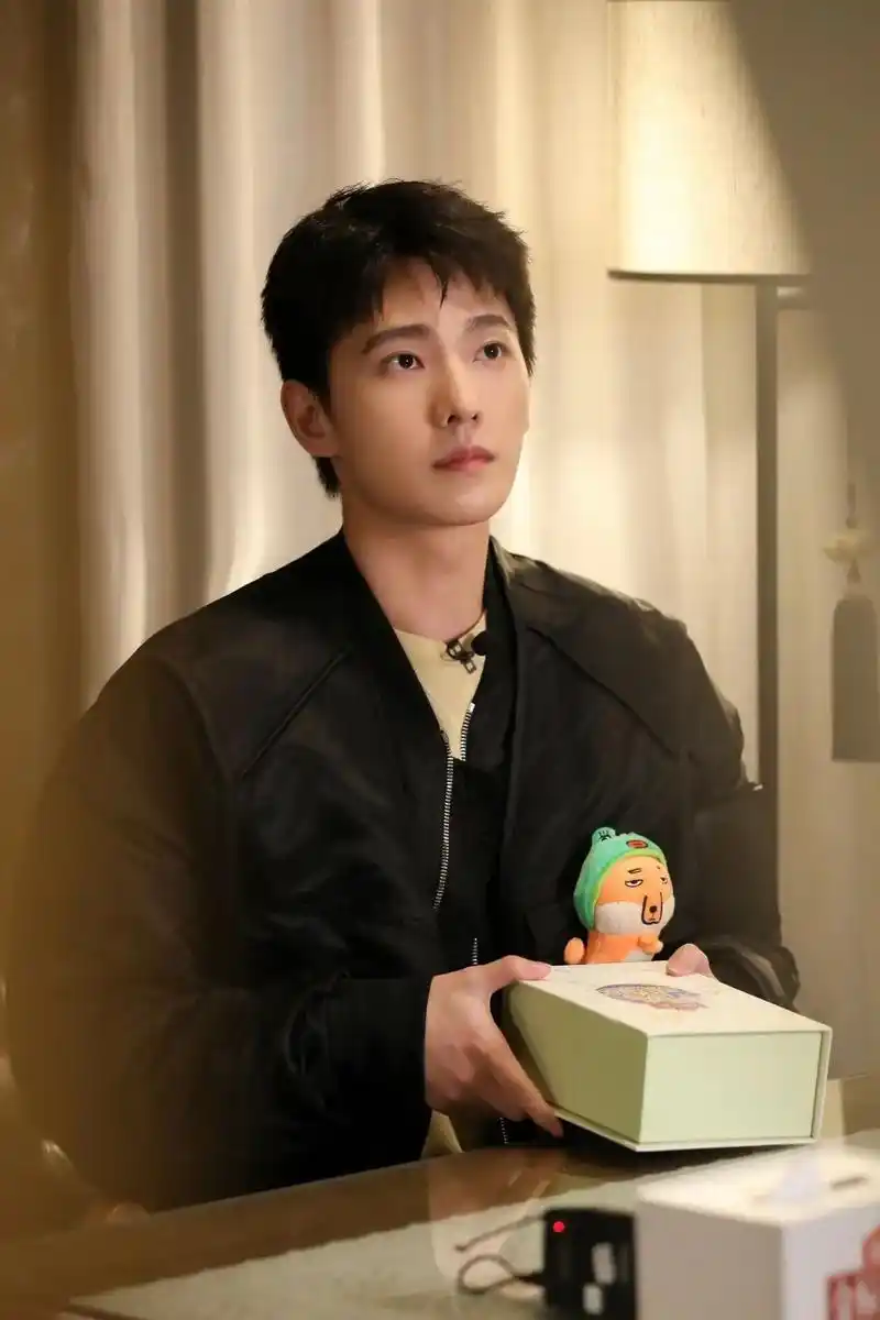 杨洋 #杨洋壁纸 #杨洋西装杀 #高清动态壁纸  什么芋泥 - 抖音