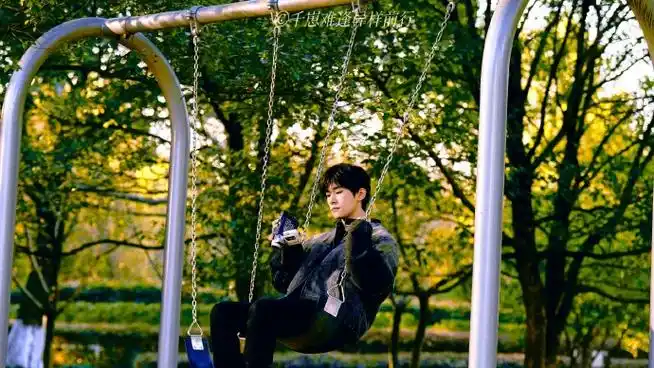 易烊千玺春日大片