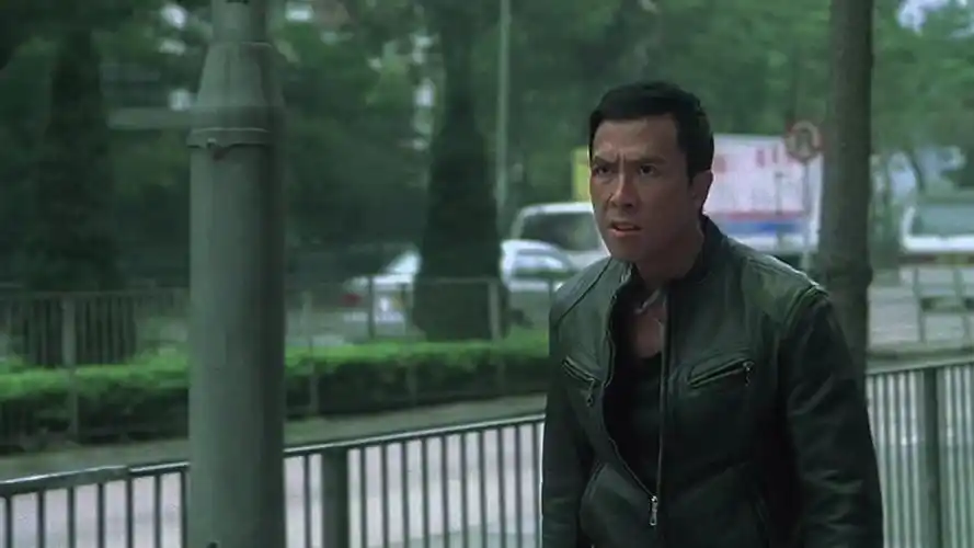 导火线吕良伟上演大反派渣哥监狱这段跳舞把嚣张演的淋漓尽致