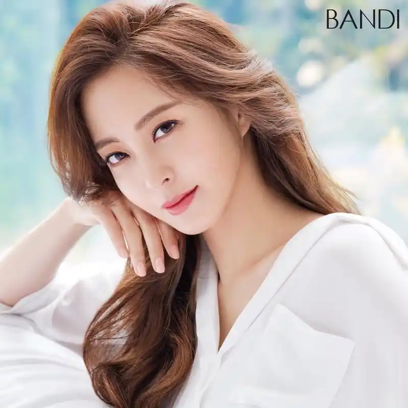 精美图集|韩艺瑟,五官精致的女艺人