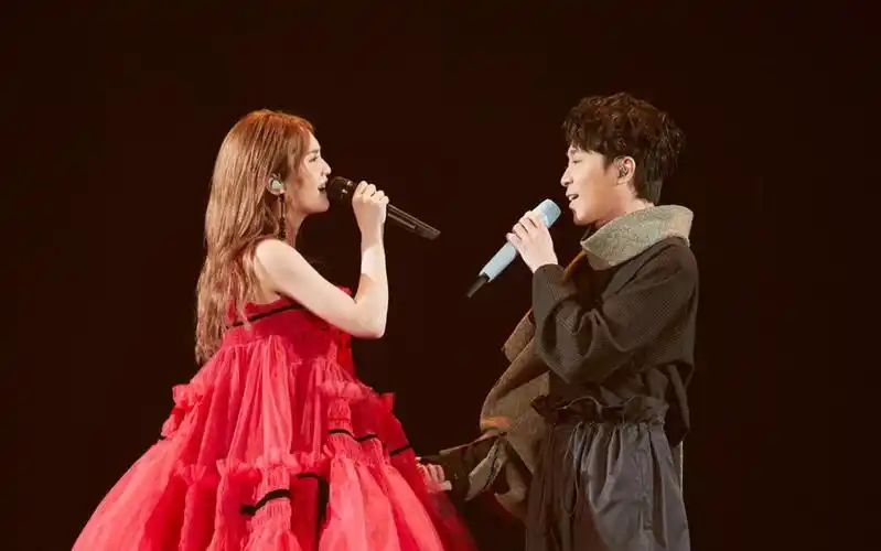 吴青峰杨丞琳合唱青春住了谁改编美食系列歌词黑轮说肚子住了谁