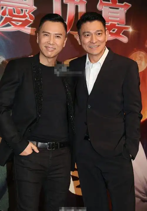 甄子丹与刘德华合照 男神年过半百气质依然好_网易订阅