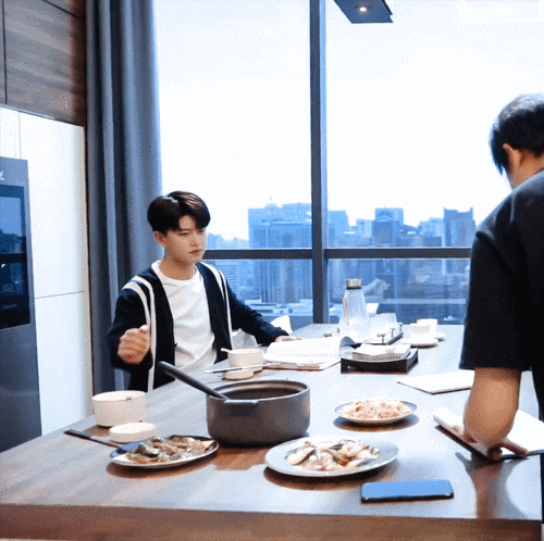 任嘉伦新戏杀青,搭档邢菲,国超终于有甜宠剧了,粉丝期待