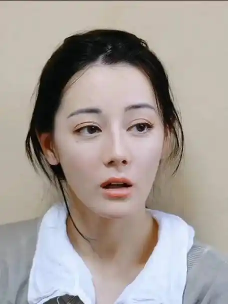 元气小萌剧场 2023-11-15 来自微博视频号 #原来迪丽热巴一直是素颜