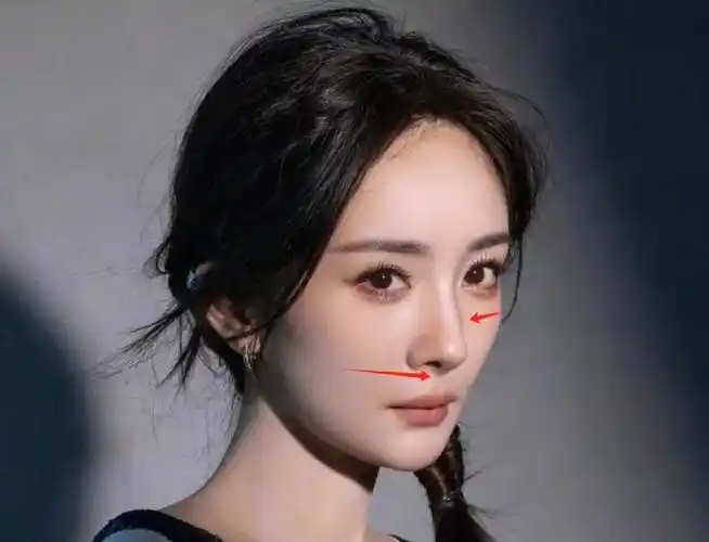 杨幂奢牌广告遭差评,失去滤镜状态尴尬,演技也被嘲|杨幂|滤镜|鼻孔