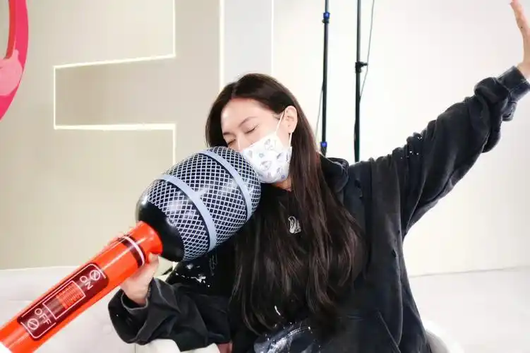 王霏霏儿童节麦霸上线