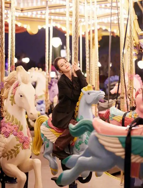 迪丽热巴迪士尼