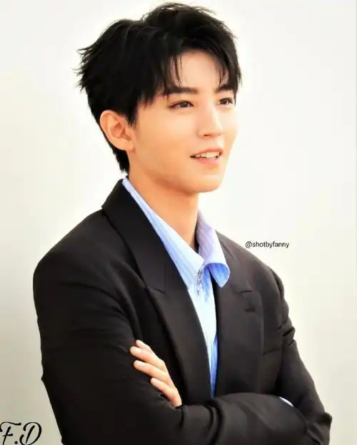 王俊凯 巴黎时装周##迪奥品牌大使王俊凯