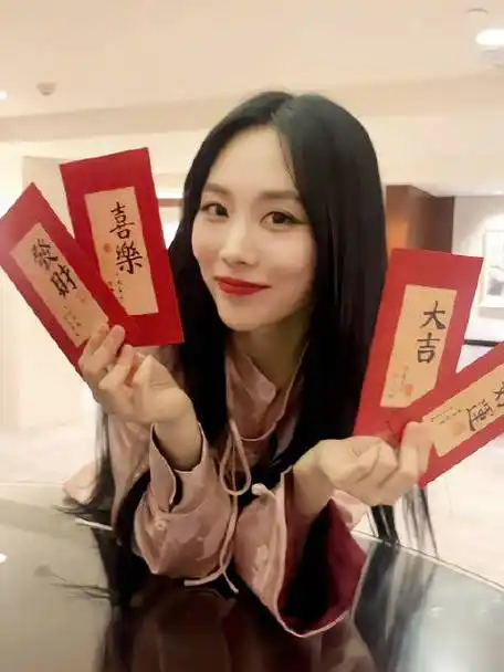 大家期待下晚上吧～丢只能透露到这里了00王霏霏studio的微博视频