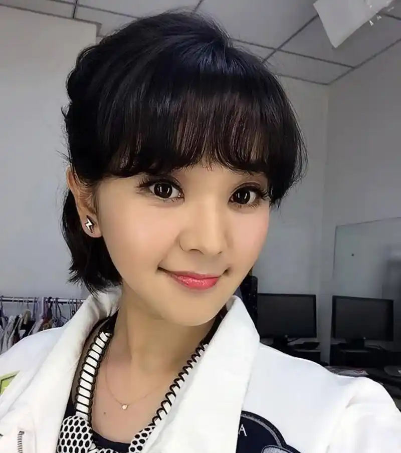 央视美女主持人方琼:从叛逆少女到幸福人生 央视美女主持人方琼的人生