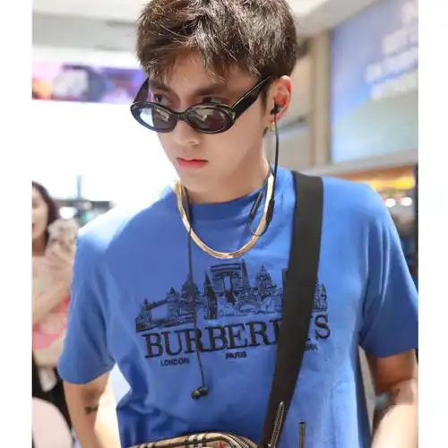 2018夏吴亦凡朴彩英情侣明星同款圆领短袖bur字母t恤纯棉刺绣上衣