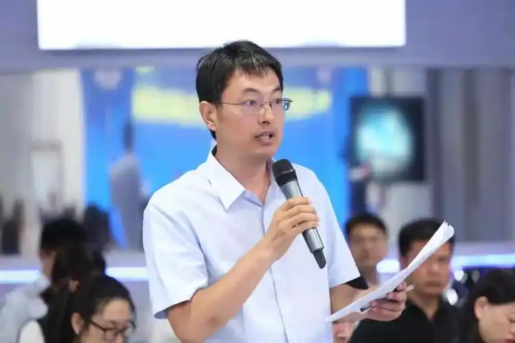 中央广播电视总台记者李文杰十年磨一剑见证人民法院十年巨变2021记者