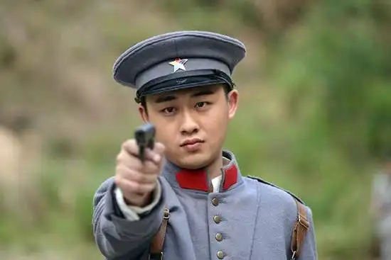 电视剧面具侠正在横店影视城拍摄