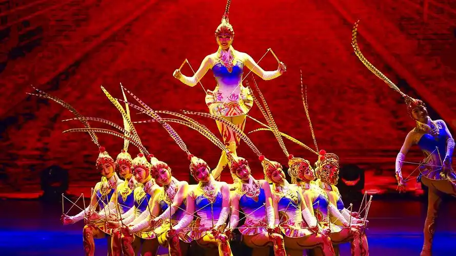 中国杂技团开放日 现场观众为何"千姿百态"?-北京时间