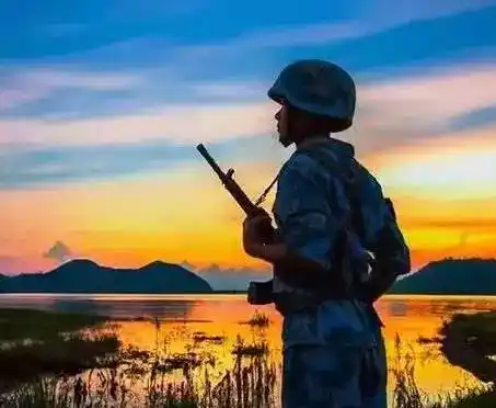 致敬丨有一种感动叫做军人的背影