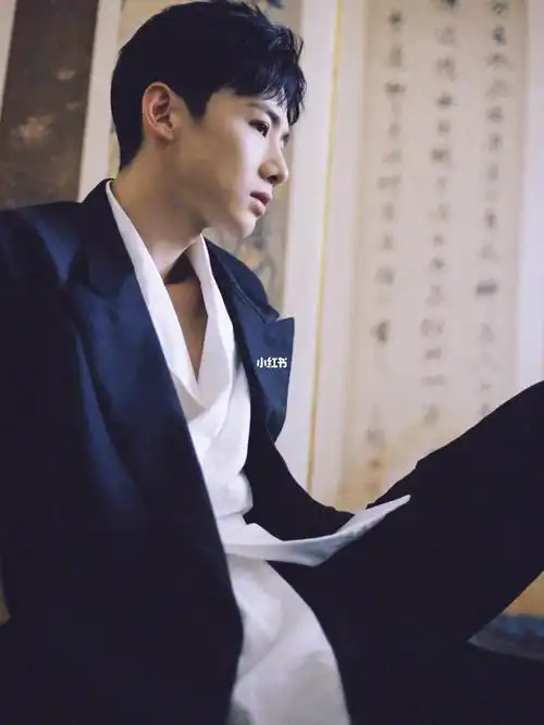 苍了天了这锁骨啊