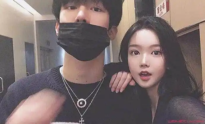 女友疑曝光 女方晒亲密照公开认爱富二代身份被扒 范丞丞承认有女朋友