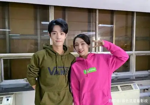 肖战#肖战春晚合影集,在里面你都发现了哪些你喜欢的明星