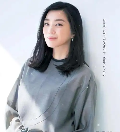 中年女性短发发型图片(五十岁的女人) - 赤虎壹号