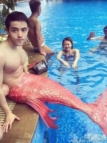 肌肉男模kino三郎肌肉照肌肉帅哥泳池写真