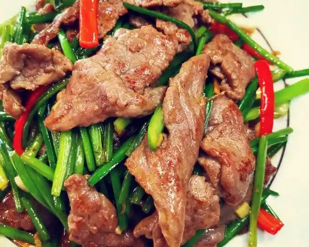 韭菜花炒牛肉,美味且非常下饭!的做法