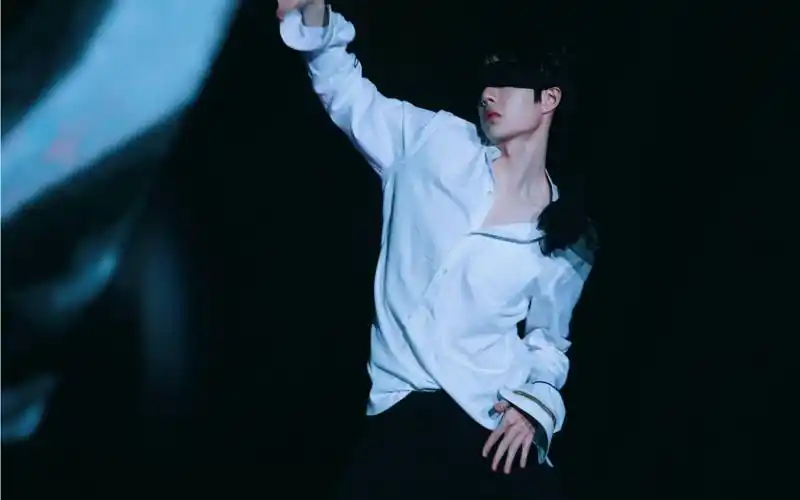 【王一博】王一博蒙眼舞