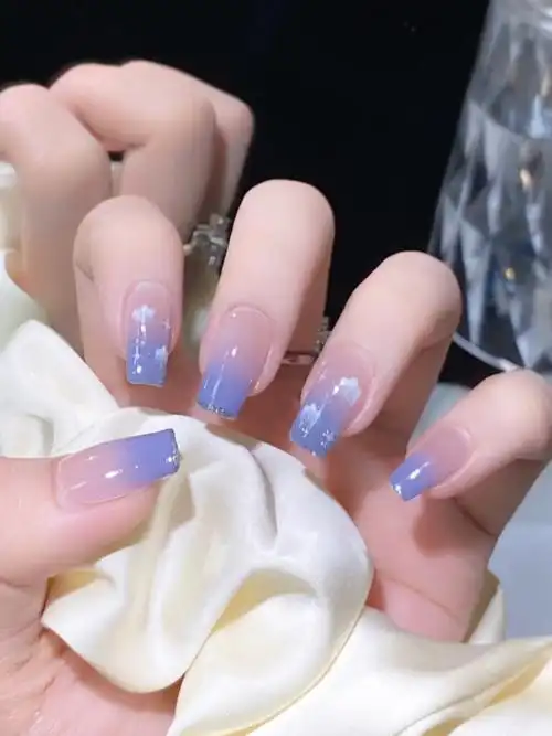 星辰蓝紫星光云朵云渐变晕染美甲