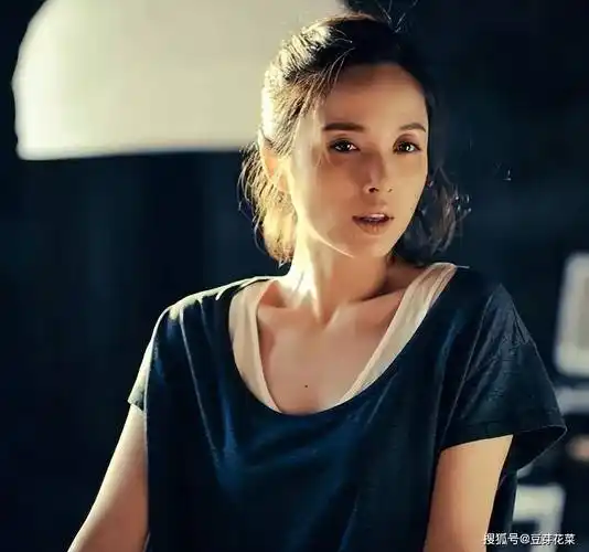 李佳,一婚错嫁富商,二婚遇到靳东才算收获爱情,现在40岁生二胎