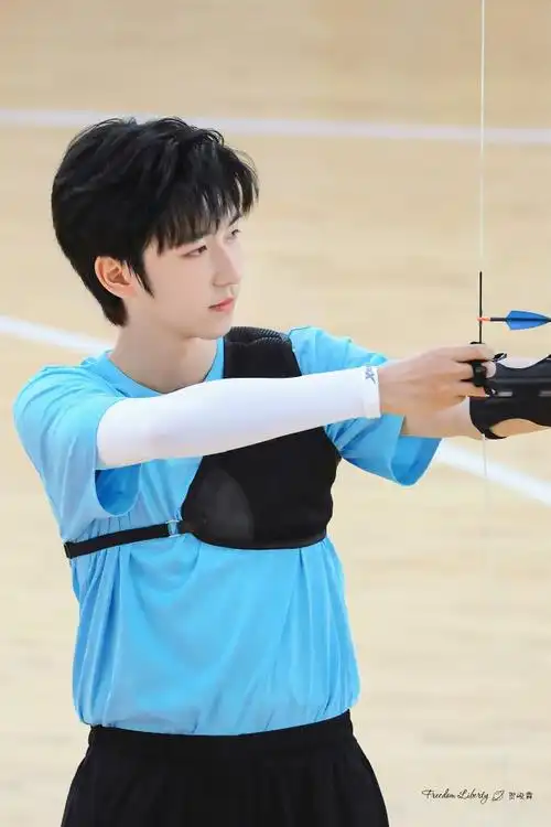 贺峻霖夏季运动会路透