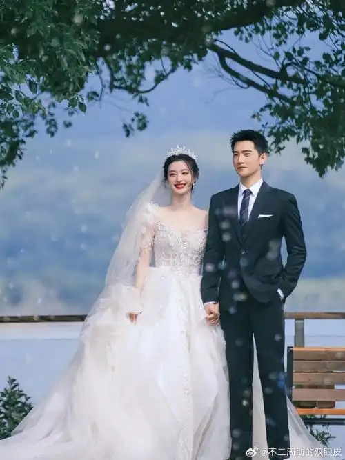 狗仔曝杨洋王楚然已分手##杨洋王楚然同款代言##杨洋