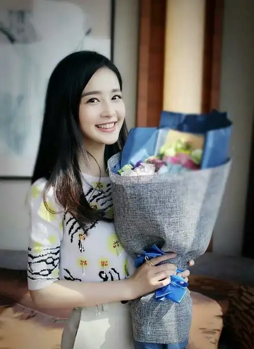 杨洋初恋曝光?女友竟是她,难怪一直不曾公开过