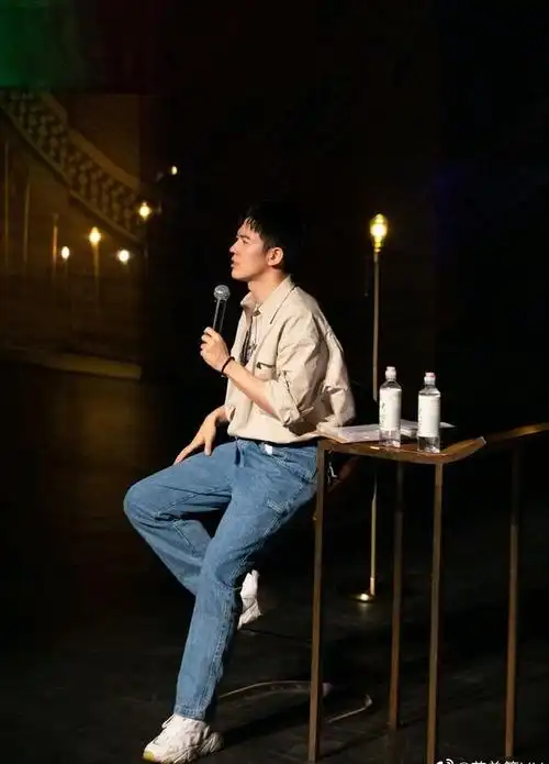 仝卓(成都站)立冬温暖开唱