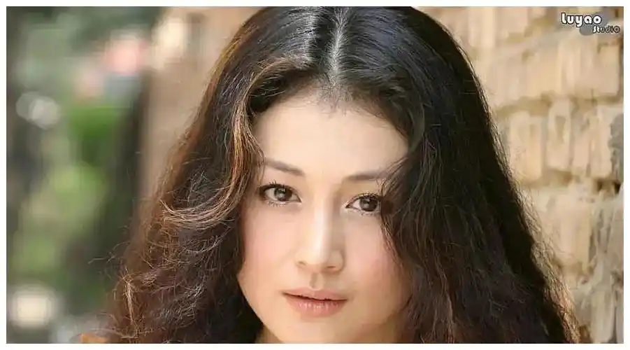 于月仙年轻时颜值不输杨幂长相古典大气面相有福气却英年早逝