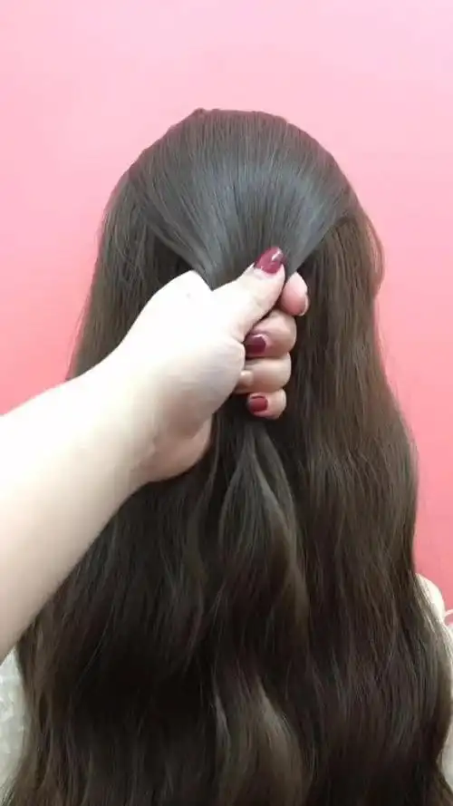 头发这样扎,让你重回二十岁,老公看到眼前绝对一亮