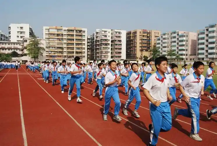 中考体育备战:800米1000米跑步技巧_知识问答