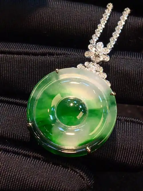 平安扣翡翠图片大全(欣赏一下翡翠吊坠平安扣) - 玩玉石网