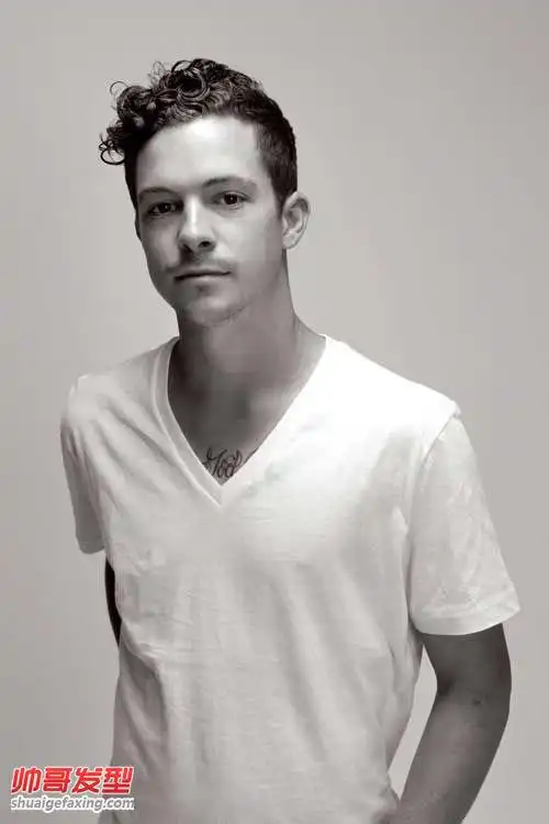 欧美男生卷发发型图片 男生卷刘海发型怎么弄好看(4)
