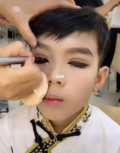 男孩街舞舞台妆造型图片