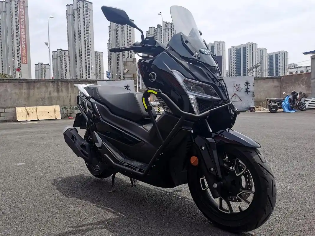 22年无极sr150gt踏板 配置到顶 22年无极sr150gt 一手户3000km准新无