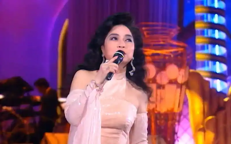 回顾49岁车祸瘫痪后被妻子扔进养老院歌王蔡国权怎样了