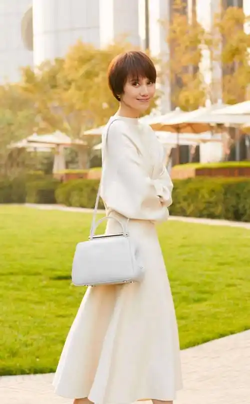 原创当年轻时的照片曝光后不敢相信袁泉刚出道时到底有多美