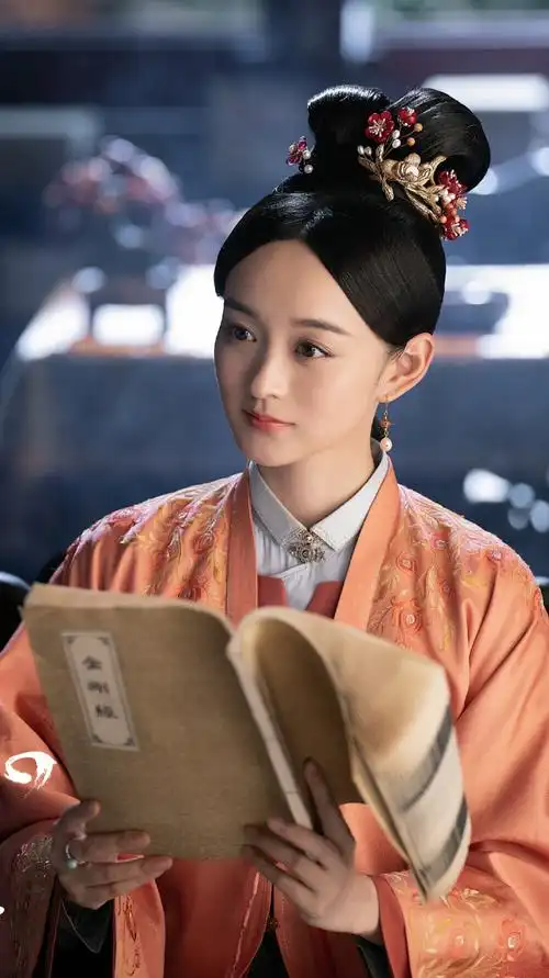 锦心似玉乔莲房何泓姗