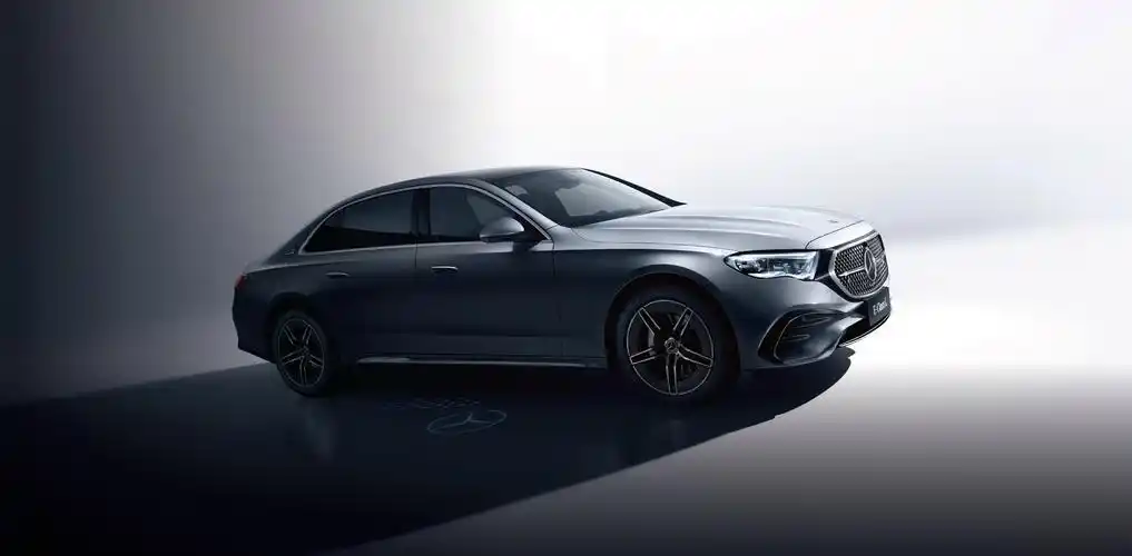 全新梅赛德斯-奔驰长轴距e级车正式发布,引领汽车行业新潮流